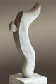 Scultura 1987, marmo Carrara, 108 × 52 × 14 cm, 
base marmo bianco, 16 × 40 × 40 cm